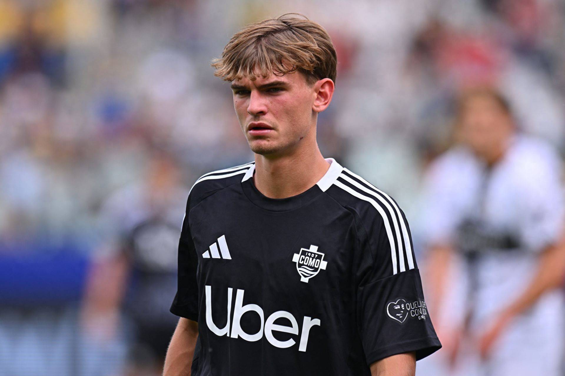 足球技巧闻 足球技巧闻