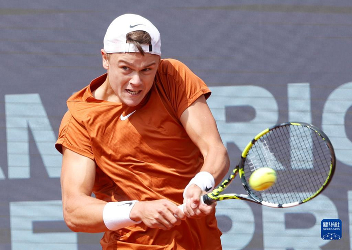 而伤病潮一 而伤病潮一